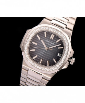 파텍필립 노틸러스-24 5713 1G-010